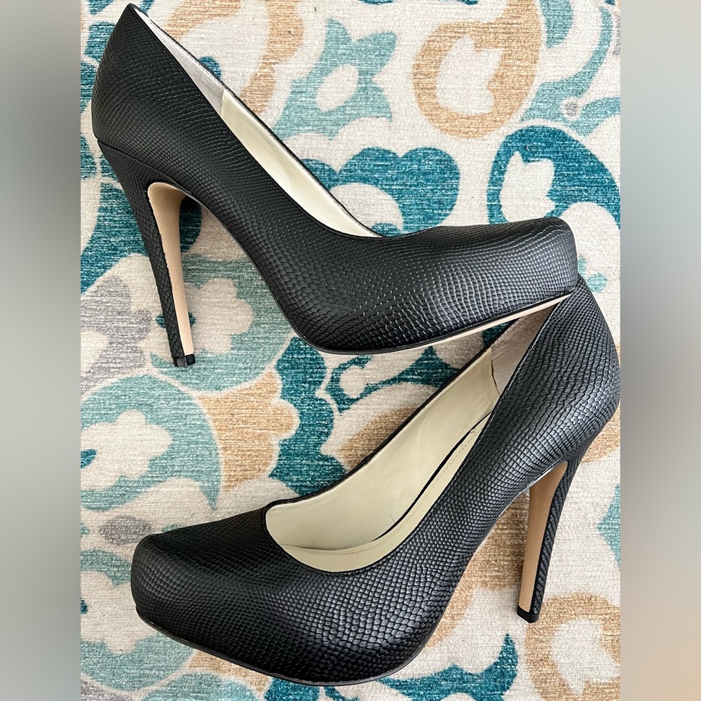 BCBGeneration NWOT Black Leather Heels Size 10M/40